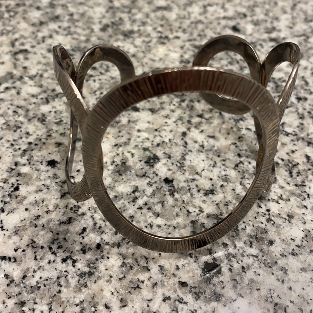 Express cuff bracelet - Picture 5 of 7